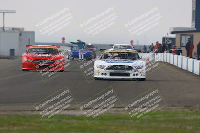 media/Jan-18-2026-CalClub SCCA (Sun) [[8bc6468723]]/Group 5 Race/Turn 1/